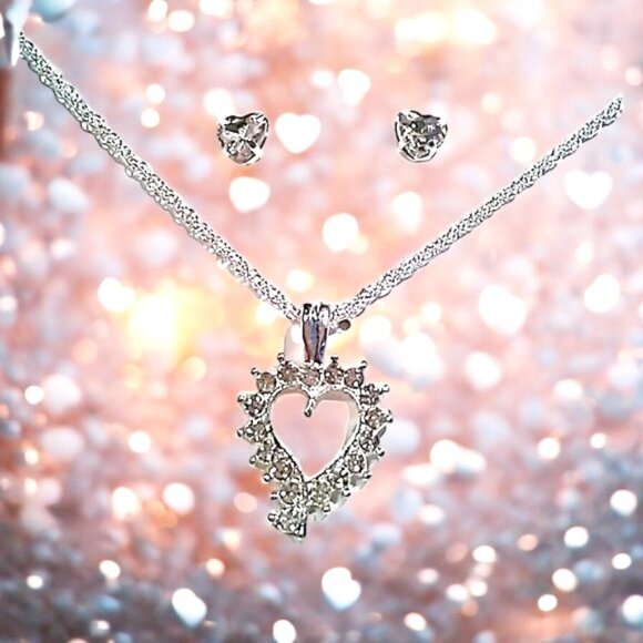 NEW! 3 piece Jewelry Set Heart Necklace with EarringS Simulated Diamonds Sparkle - Picture 14 of 14